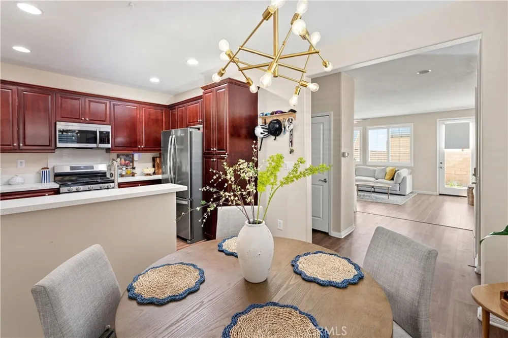 28453 Casselman Lane Saugus, CA 91350