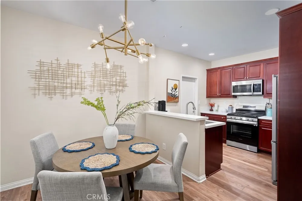28453 Casselman Lane Saugus, CA 91350