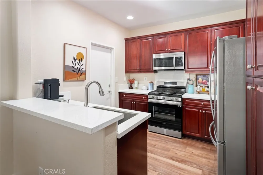 28453 Casselman Lane Saugus, CA 91350