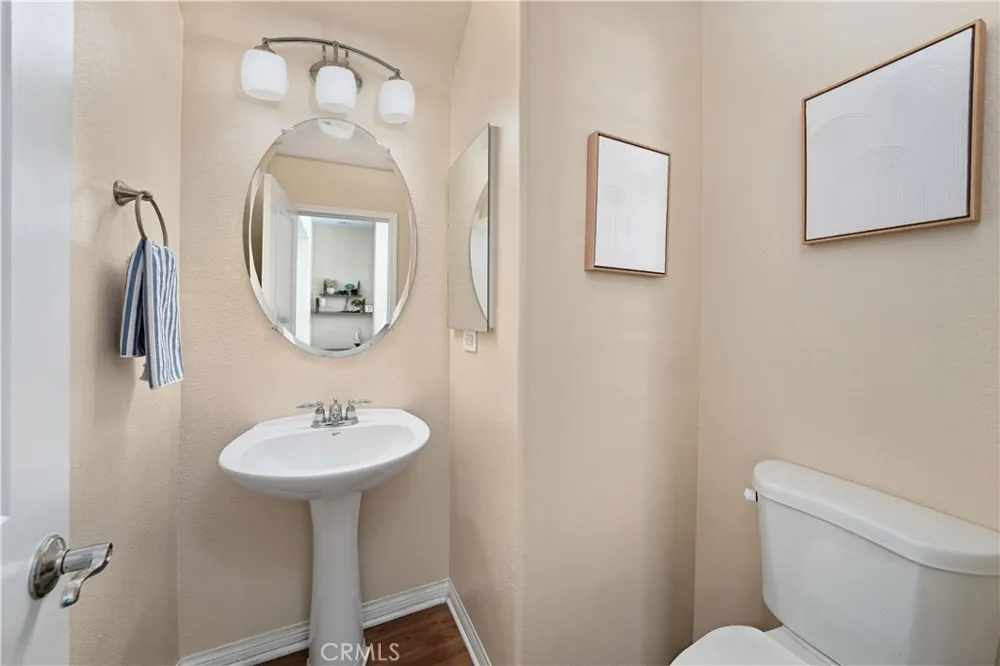 28453 Casselman Lane Saugus, CA 91350