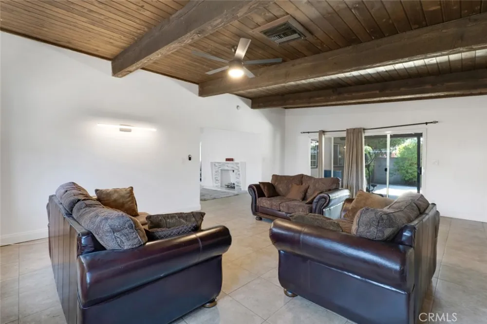 18027 Hatton Street Reseda, CA 91335