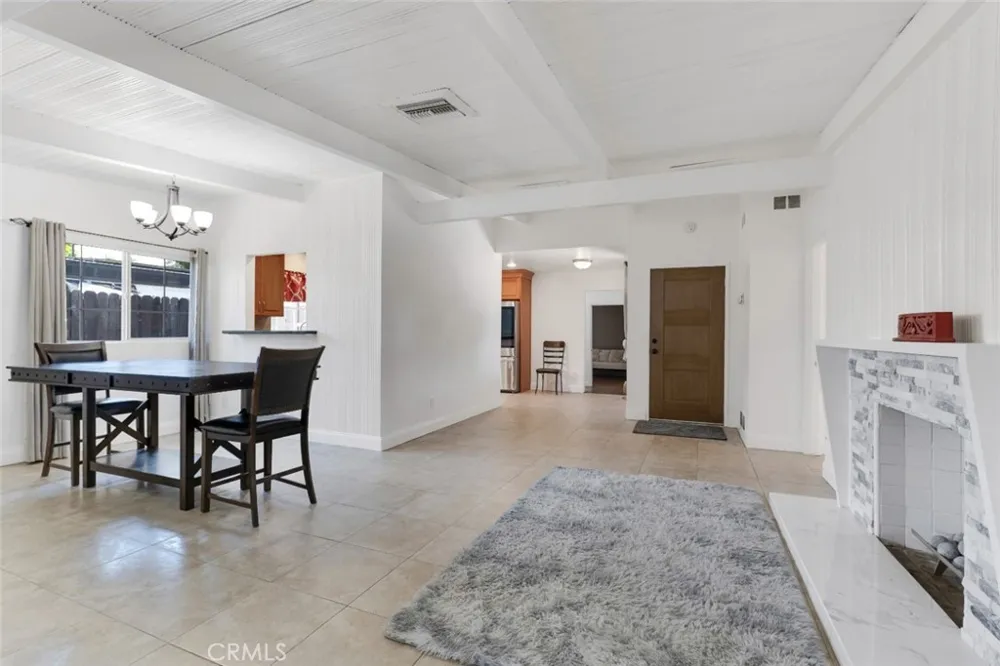 18027 Hatton Street Reseda, CA 91335