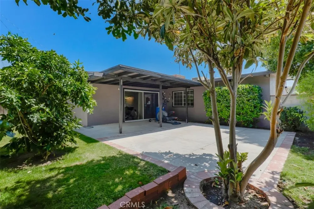 18027 Hatton Street Reseda, CA 91335