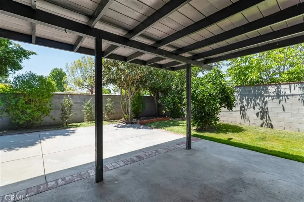 18027 Hatton Street Reseda, CA 91335