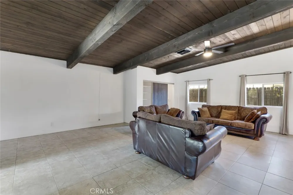 18027 Hatton Street Reseda, CA 91335