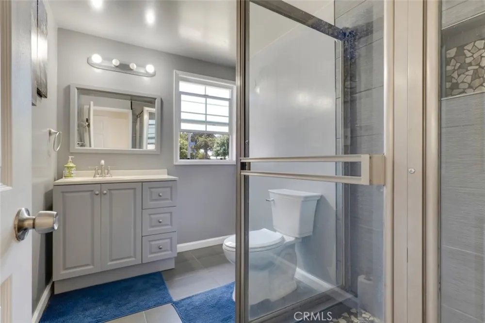 18027 Hatton Street Reseda, CA 91335