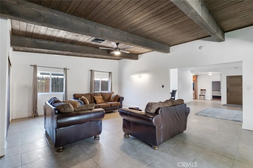 18027 Hatton Street Reseda, CA 91335