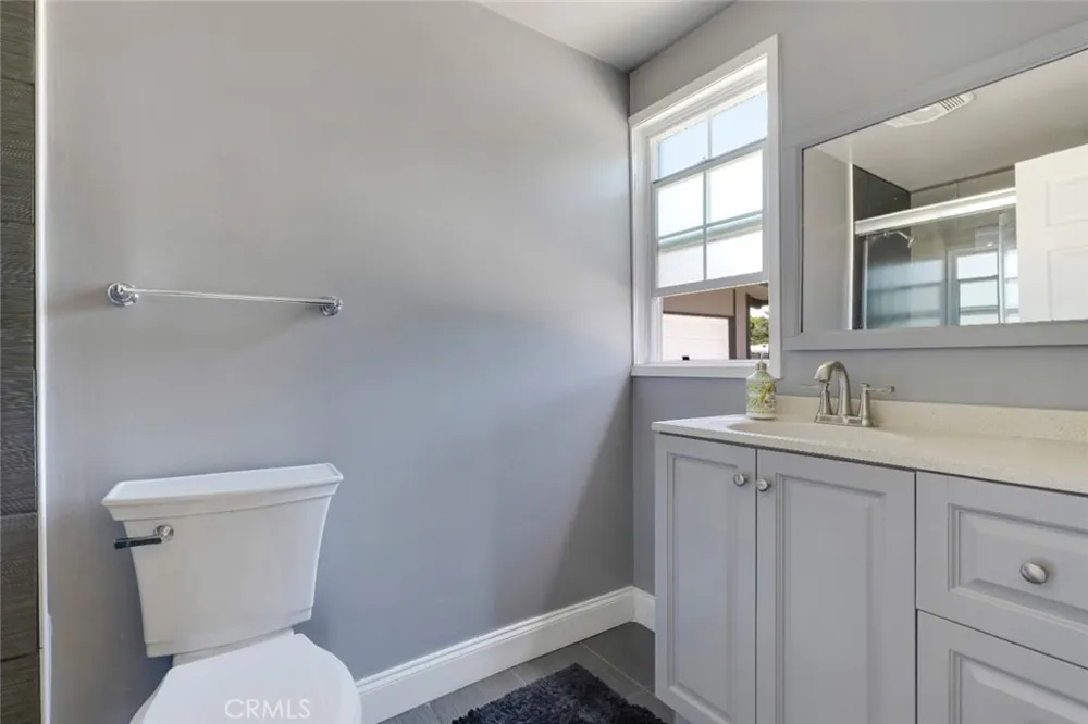 18027 Hatton Street Reseda, CA 91335