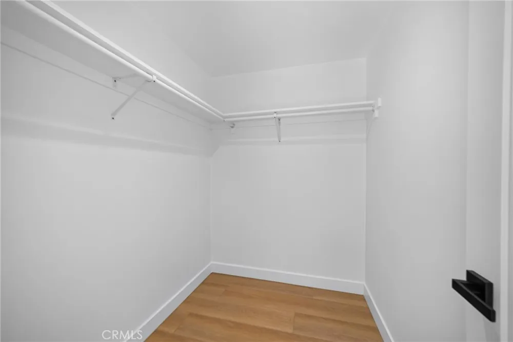 2937 10th Avenue Los Angeles, CA 90018
