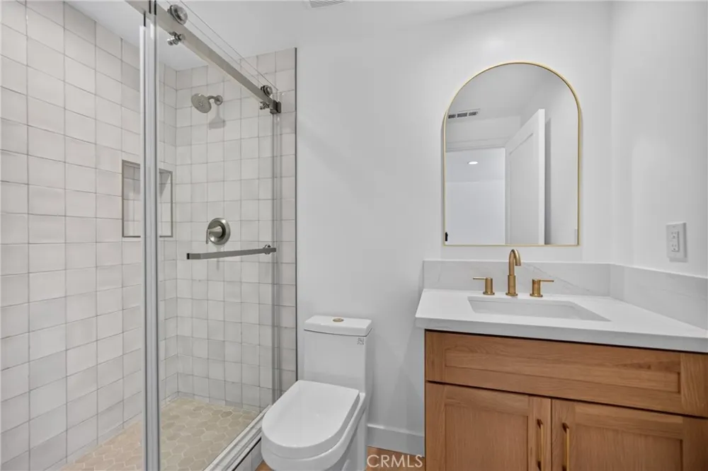2937 10th Avenue Los Angeles, CA 90018