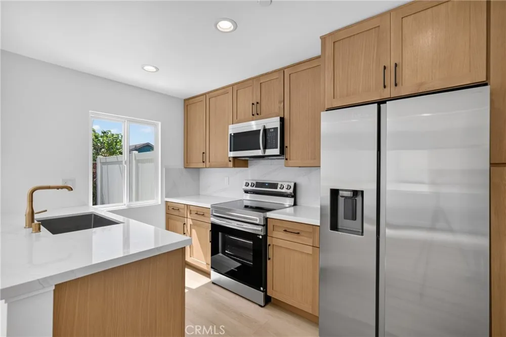 2937 10th Avenue Los Angeles, CA 90018