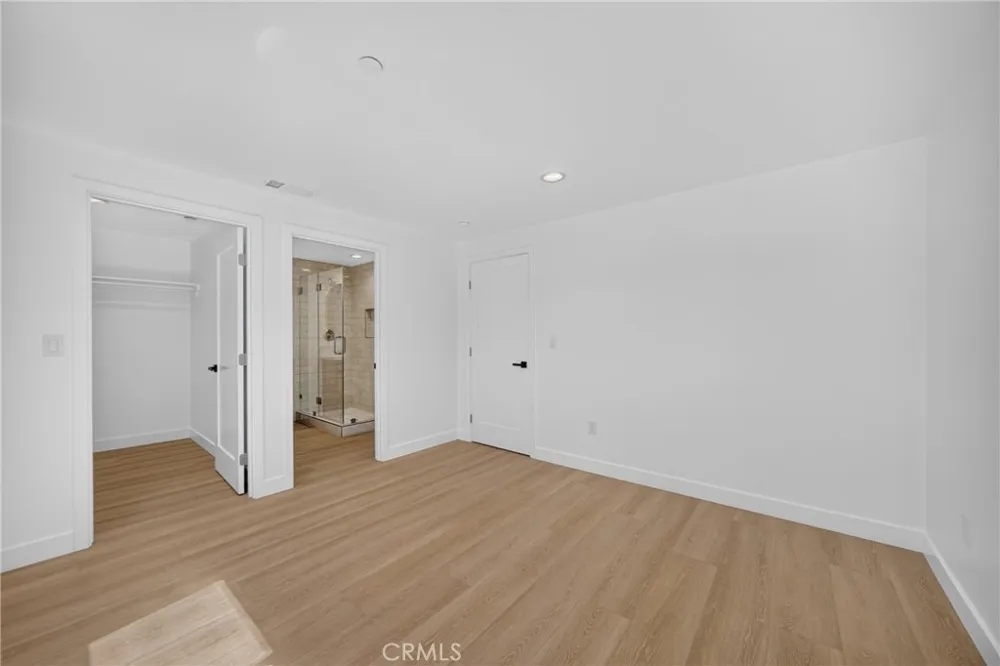 2937 10th Avenue Los Angeles, CA 90018