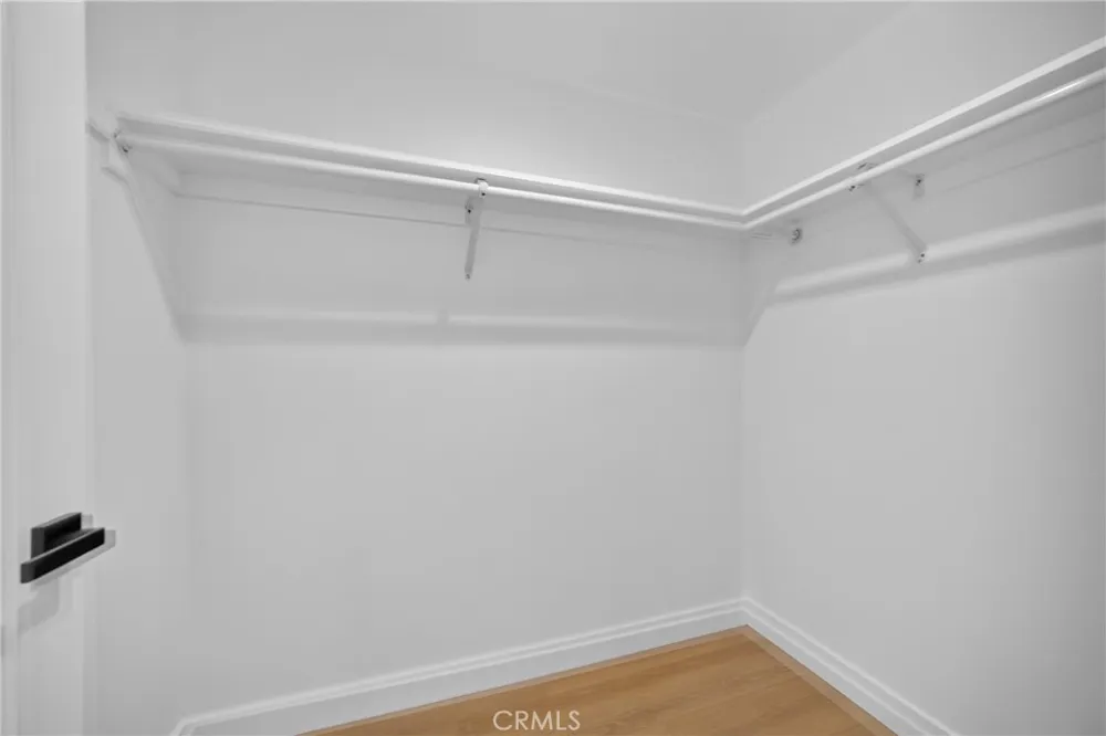 2937 10th Avenue Los Angeles, CA 90018