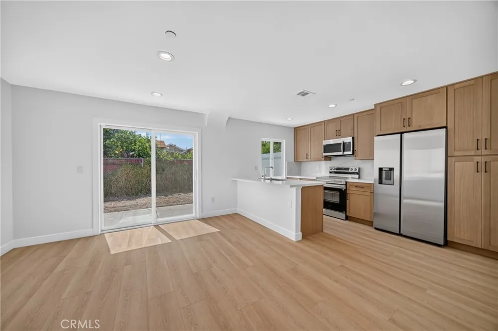 2937 10th Avenue Los Angeles, CA 90018