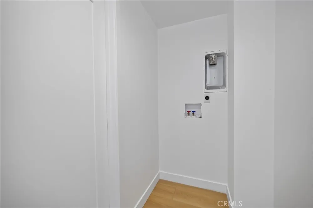 2937 10th Avenue Los Angeles, CA 90018