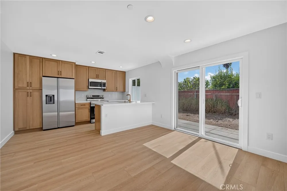 2939 10th Avenue Los Angeles, CA 90018