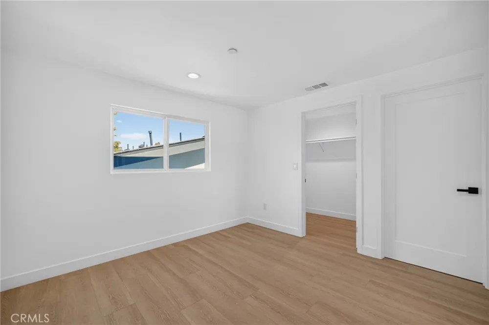 2939 10th Avenue Los Angeles, CA 90018