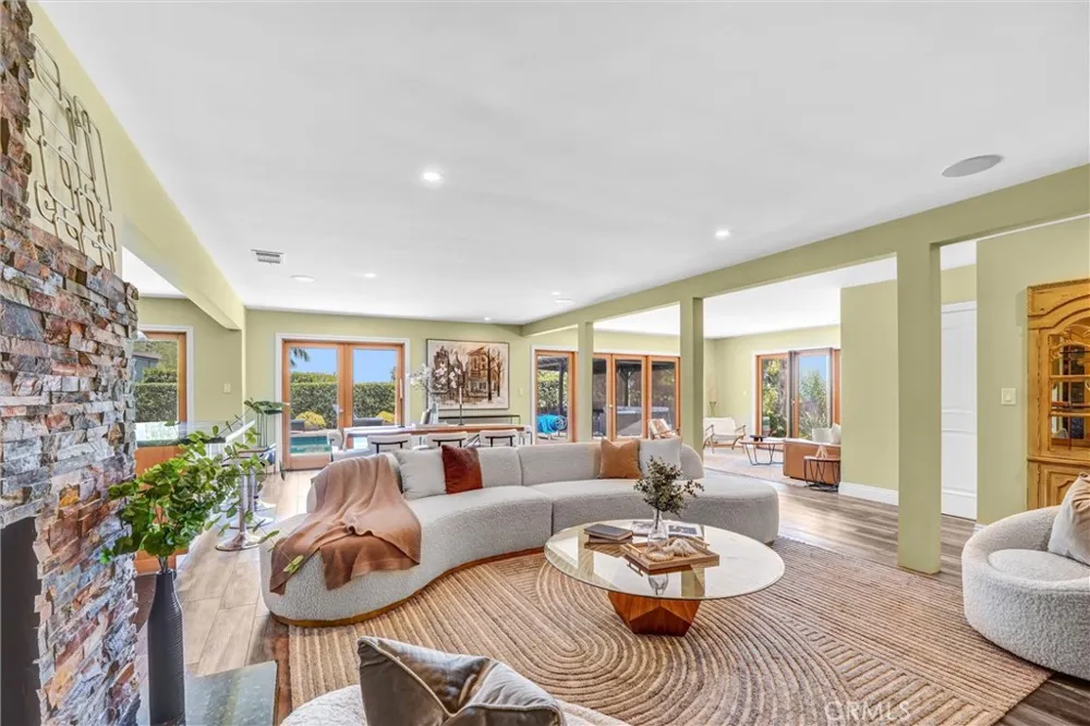 4723 Dunas Lane Tarzana, CA 91356
