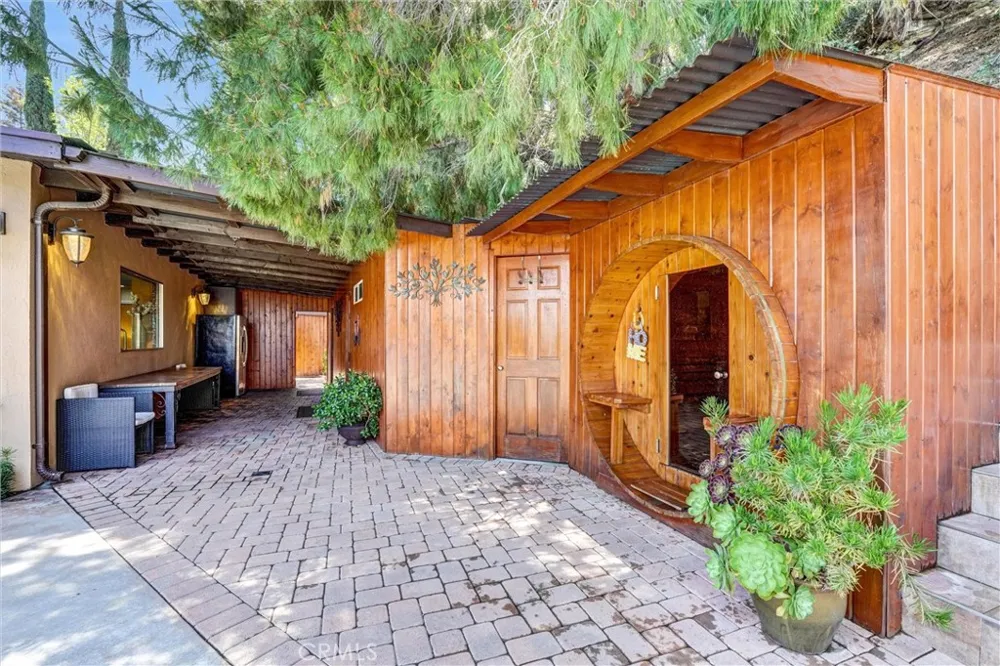 4723 Dunas Lane Tarzana, CA 91356