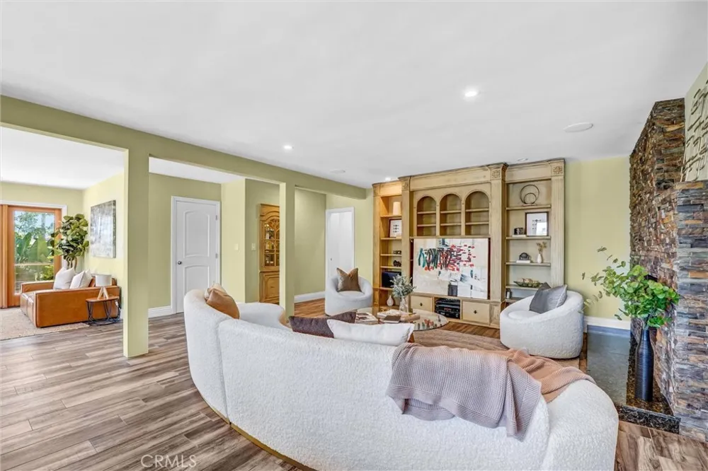 4723 Dunas Lane Tarzana, CA 91356