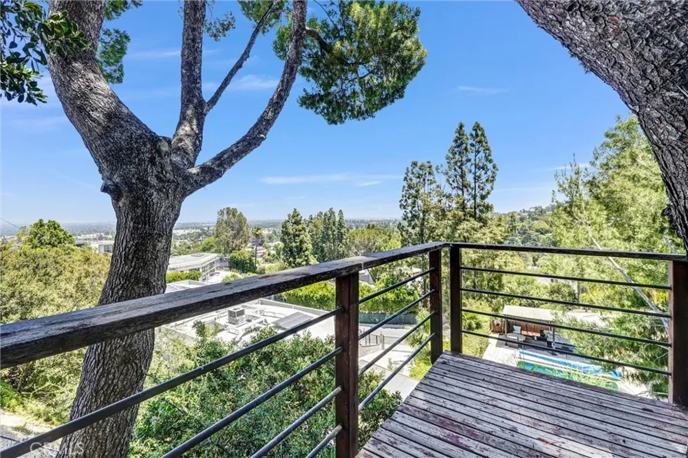 4723 Dunas Lane Tarzana, CA 91356