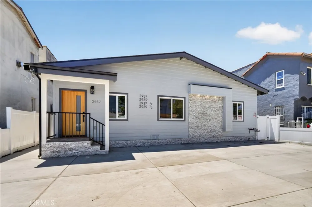2937 10th Avenue Los Angeles, CA 90018