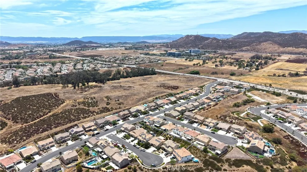 34376 Prairie Creek Murrieta, CA 92563