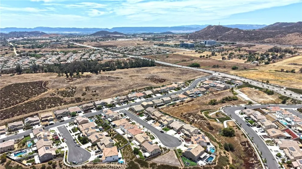 34376 Prairie Creek Murrieta, CA 92563
