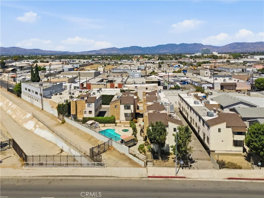 14715 Saticoy #9 Van Nuys, CA 91405
