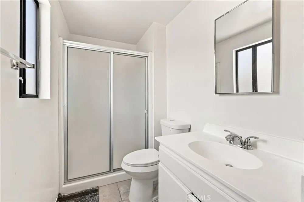 14715 Saticoy #9 Van Nuys, CA 91405