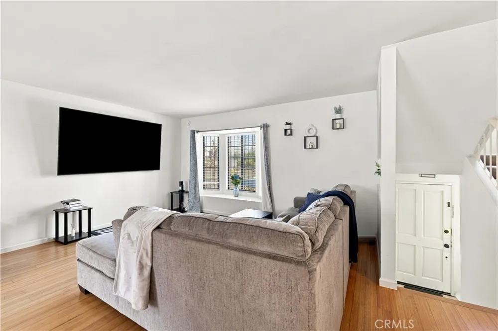 14715 Saticoy #9 Van Nuys, CA 91405