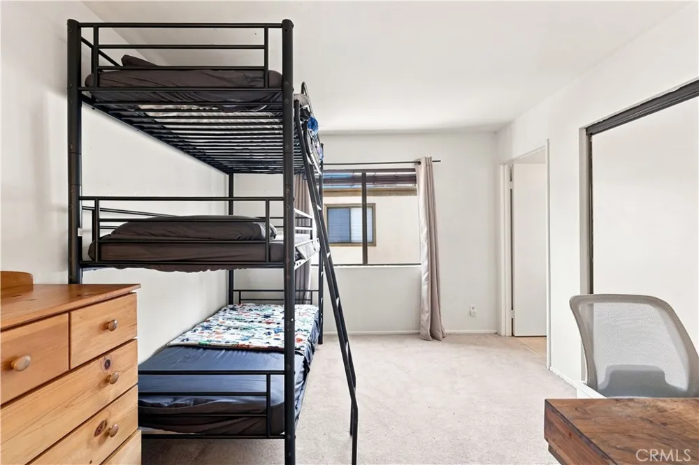 14715 Saticoy #9 Van Nuys, CA 91405