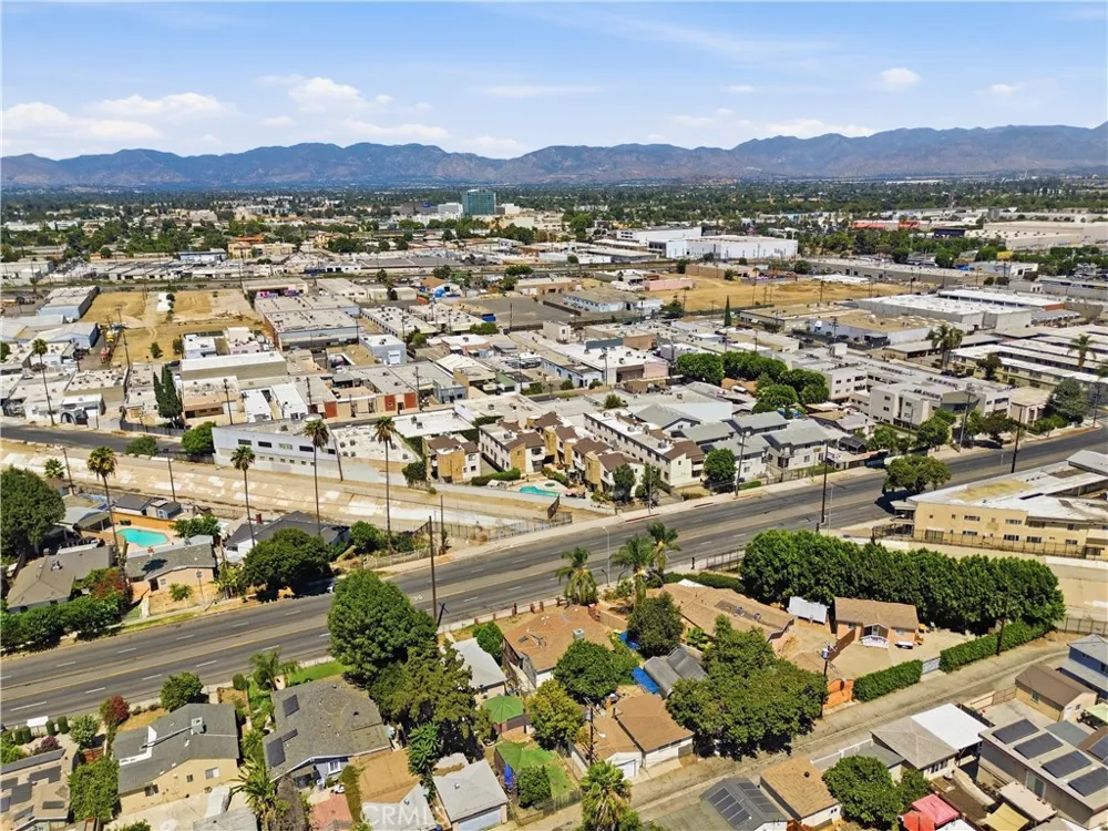 14715 Saticoy #9 Van Nuys, CA 91405