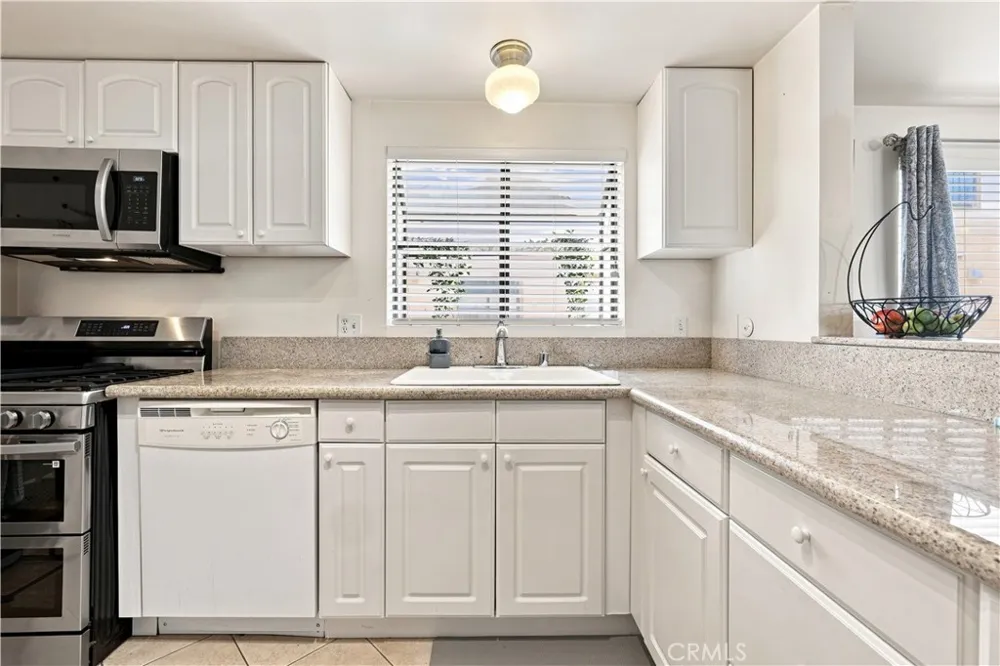 14715 Saticoy #9 Van Nuys, CA 91405
