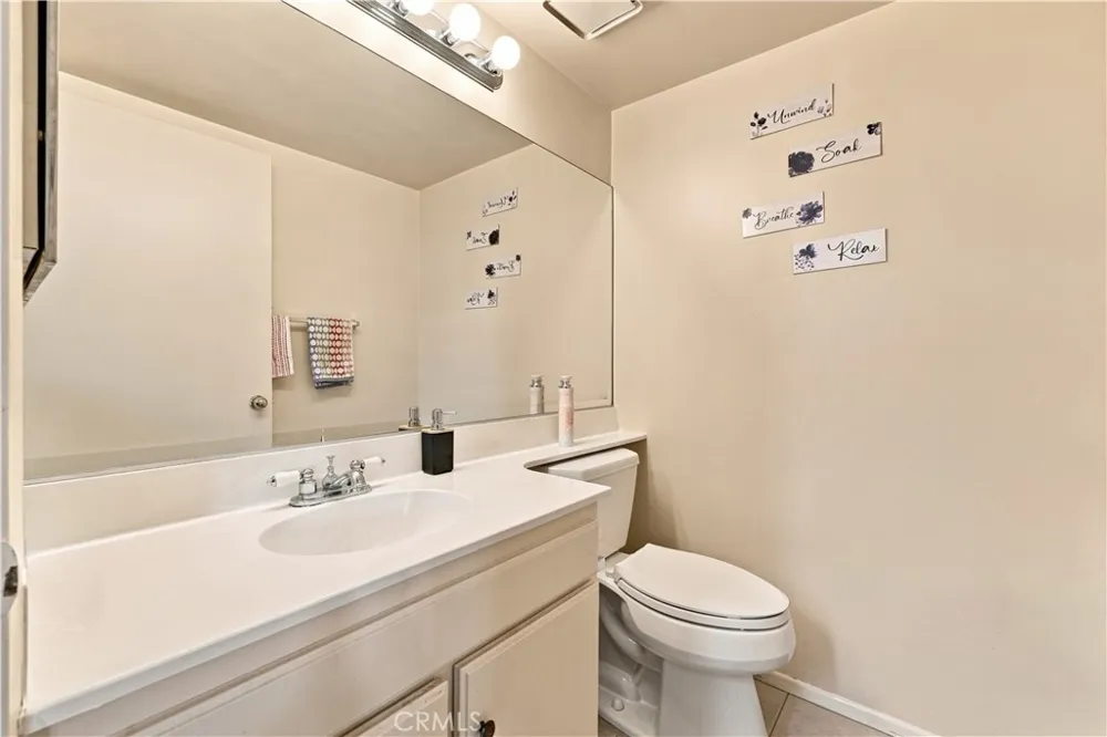 14715 Saticoy #9 Van Nuys, CA 91405