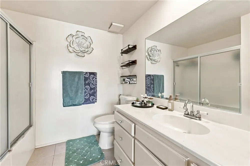 14715 Saticoy #9 Van Nuys, CA 91405