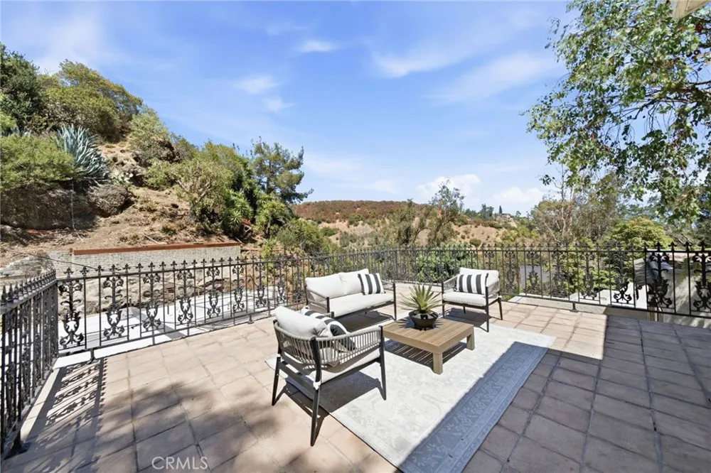 9624 Highland Gorge Drive Beverly Hills, CA 90210