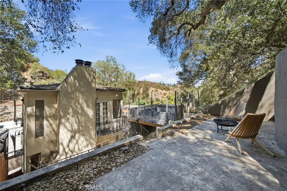9624 Highland Gorge Drive Beverly Hills, CA 90210