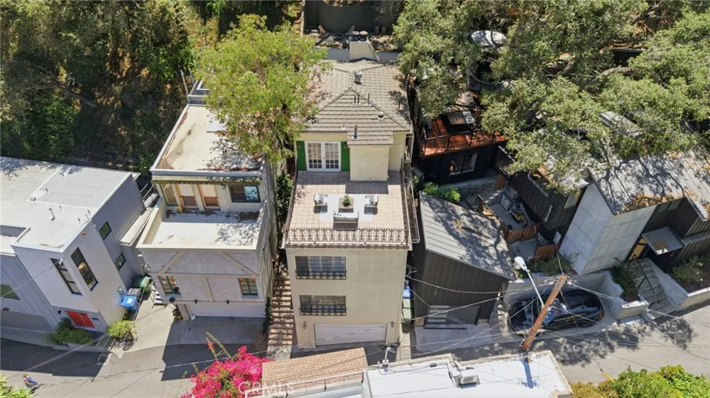 9624 Highland Gorge Drive Beverly Hills, CA 90210