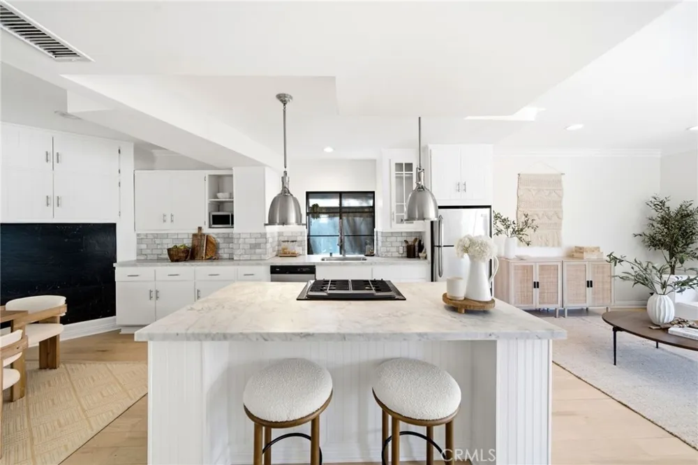 9624 Highland Gorge Drive Beverly Hills, CA 90210