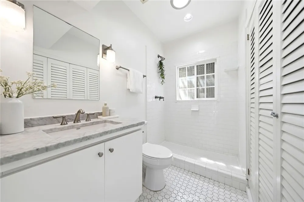 9624 Highland Gorge Drive Beverly Hills, CA 90210