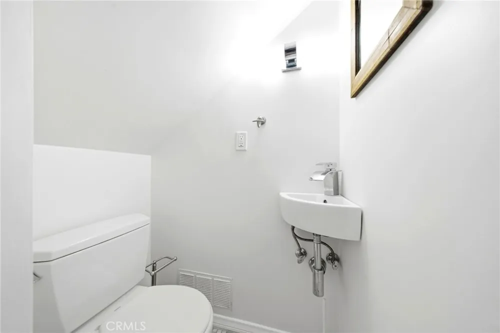 9624 Highland Gorge Drive Beverly Hills, CA 90210