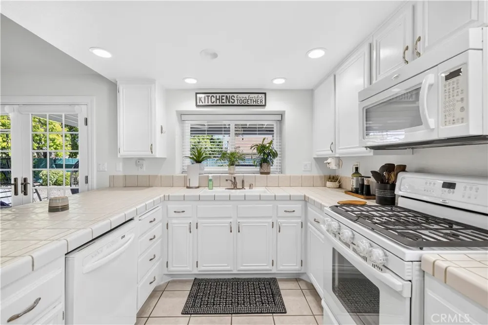 2111 W Avenue K9 Lancaster, CA 93536