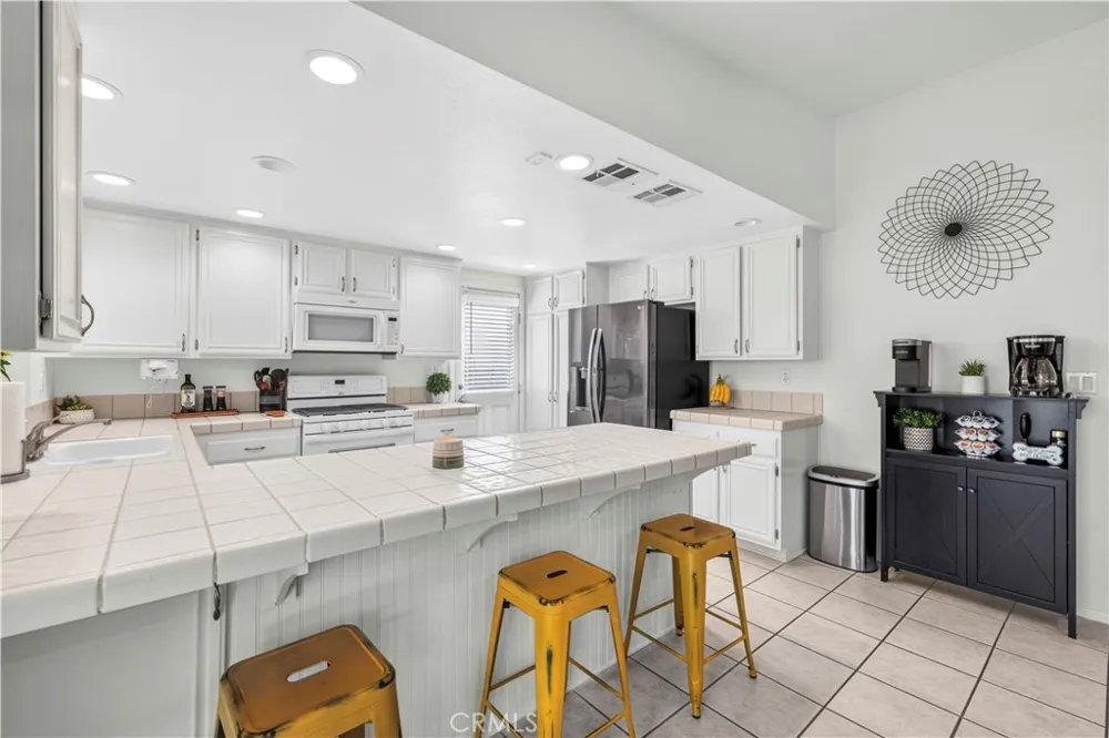 2111 W Avenue K9 Lancaster, CA 93536