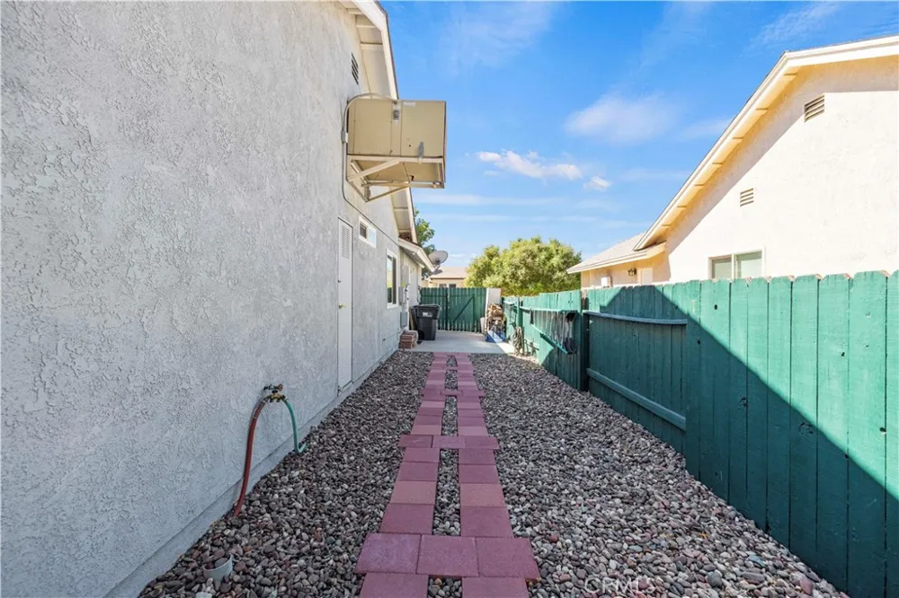2111 W Avenue K9 Lancaster, CA 93536