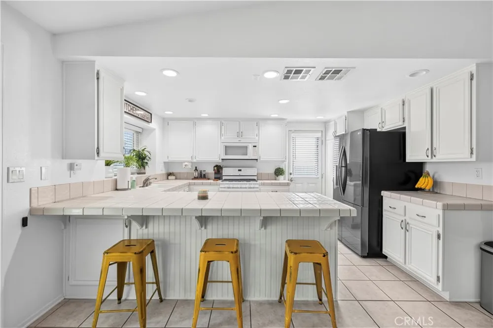 2111 W Avenue K9 Lancaster, CA 93536