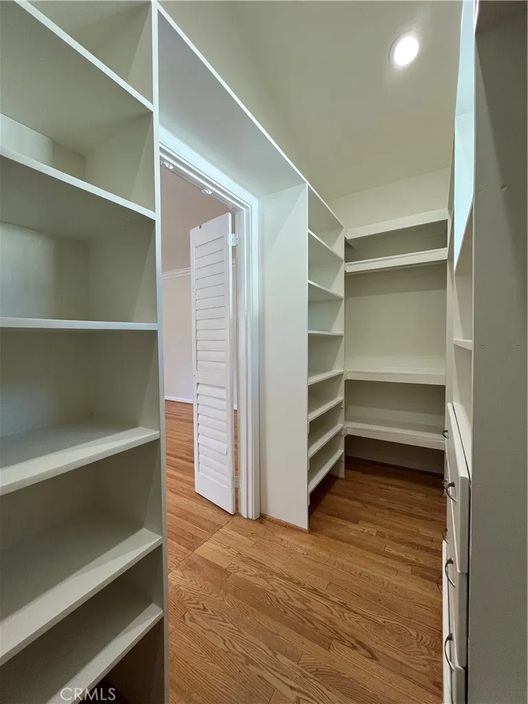 15483 Dickens Street Sherman Oaks, CA 91403