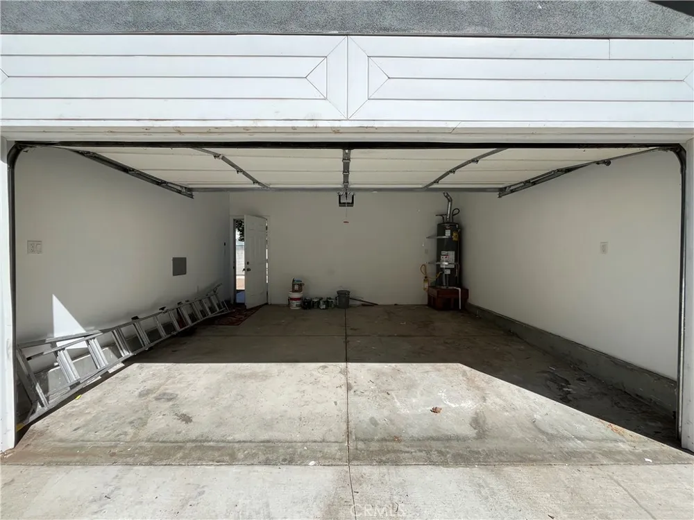 15483 Dickens Street Sherman Oaks, CA 91403