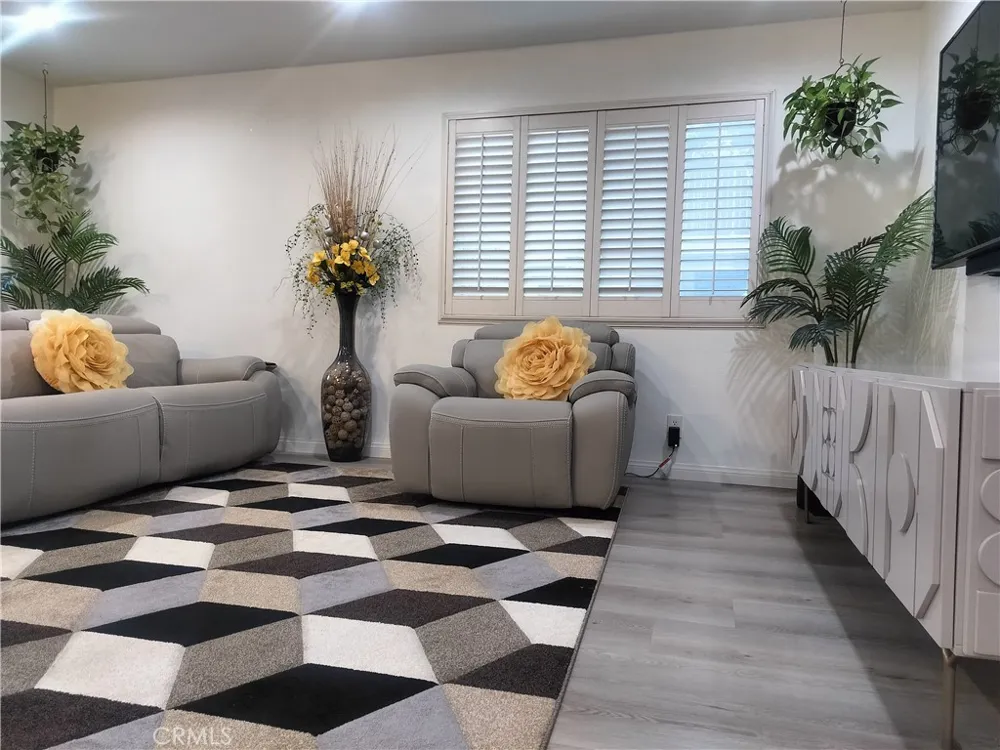 13144 Bromont Sylmar, CA 91342