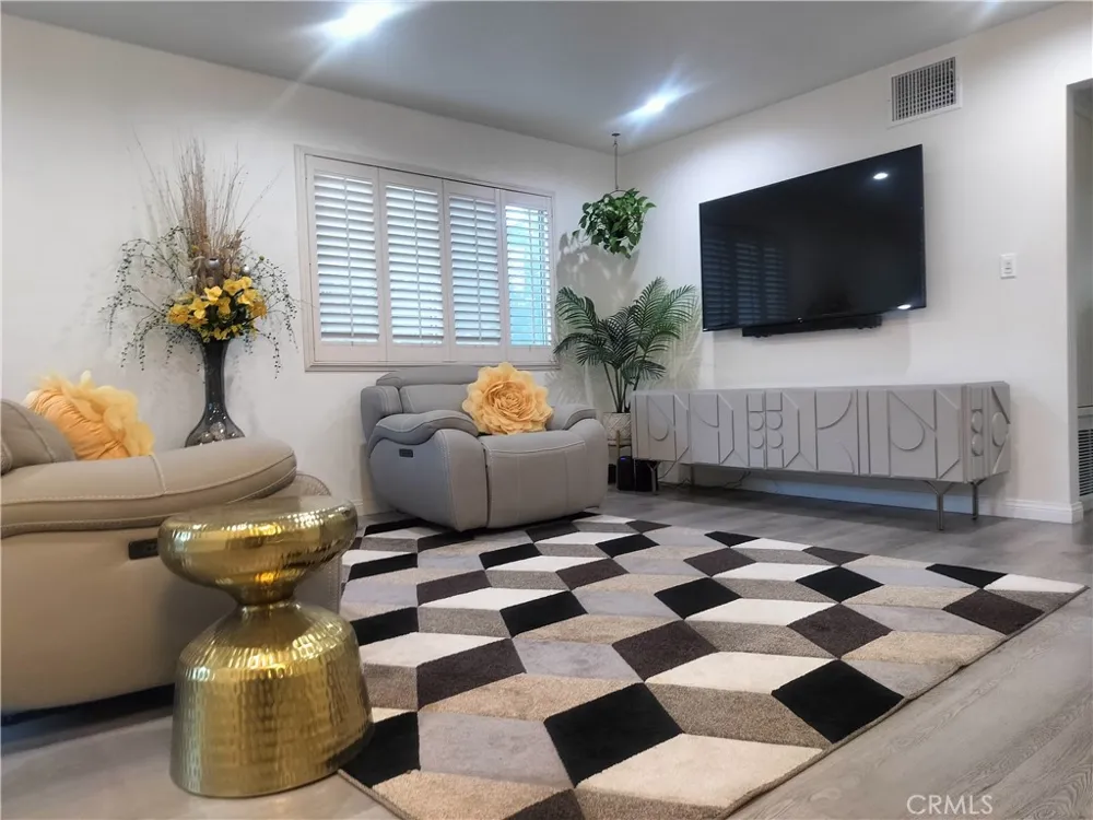 13144 Bromont Sylmar, CA 91342